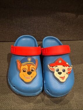 Blue Kids 7-8T Light Up Slip-On Paw Patrol clogs with Chase and Marshall